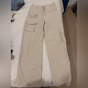 Aritzia wilfred free cargo pants in light birch